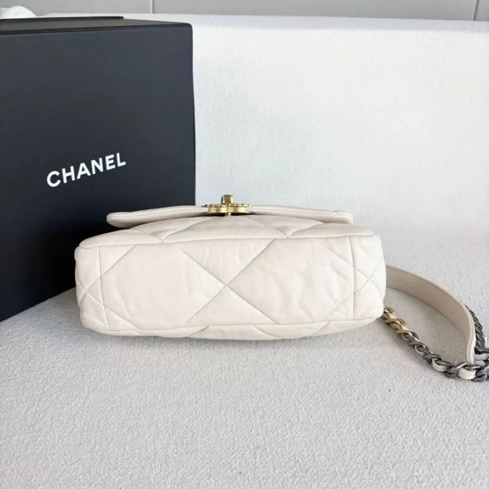 Chanel Women Pre-Loved Bag Very Good Condition